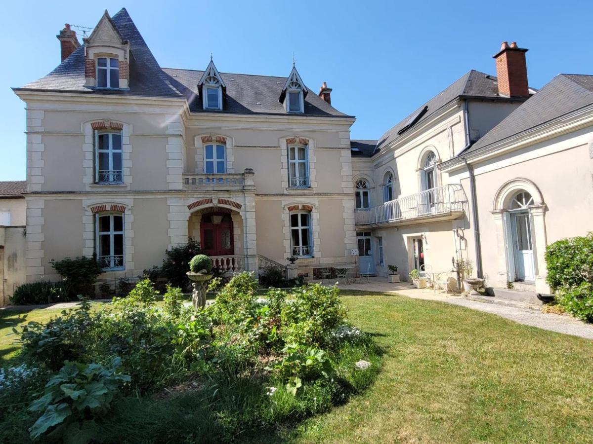 拉罗塞莱住宿加早餐旅馆 Neuville-du-Poitou 外观 照片