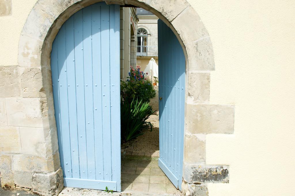 拉罗塞莱住宿加早餐旅馆 Neuville-du-Poitou 外观 照片
