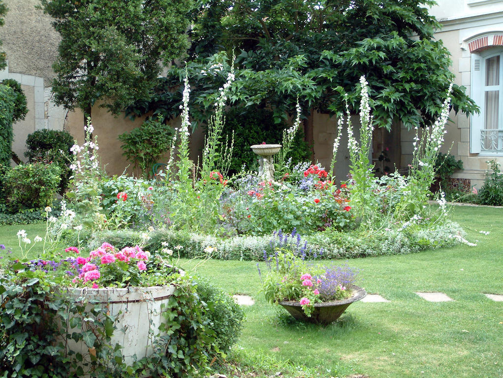 拉罗塞莱住宿加早餐旅馆 Neuville-du-Poitou 外观 照片