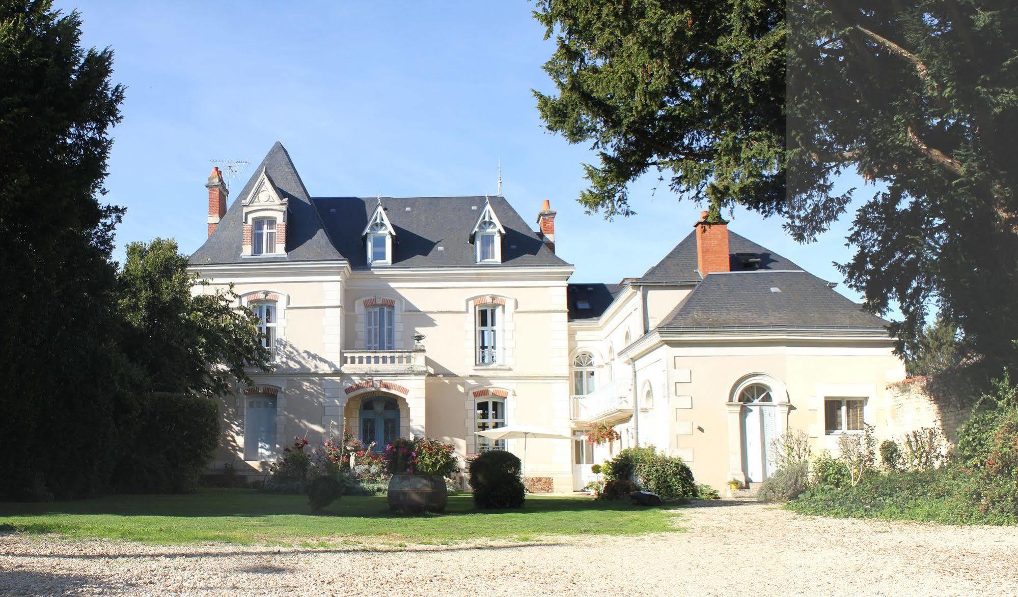 拉罗塞莱住宿加早餐旅馆 Neuville-du-Poitou 外观 照片